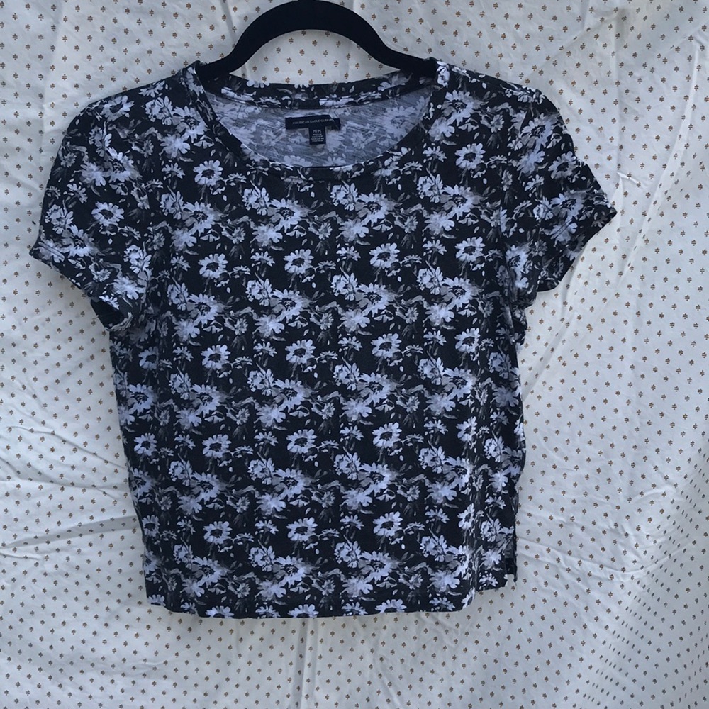American eagle cropped tee